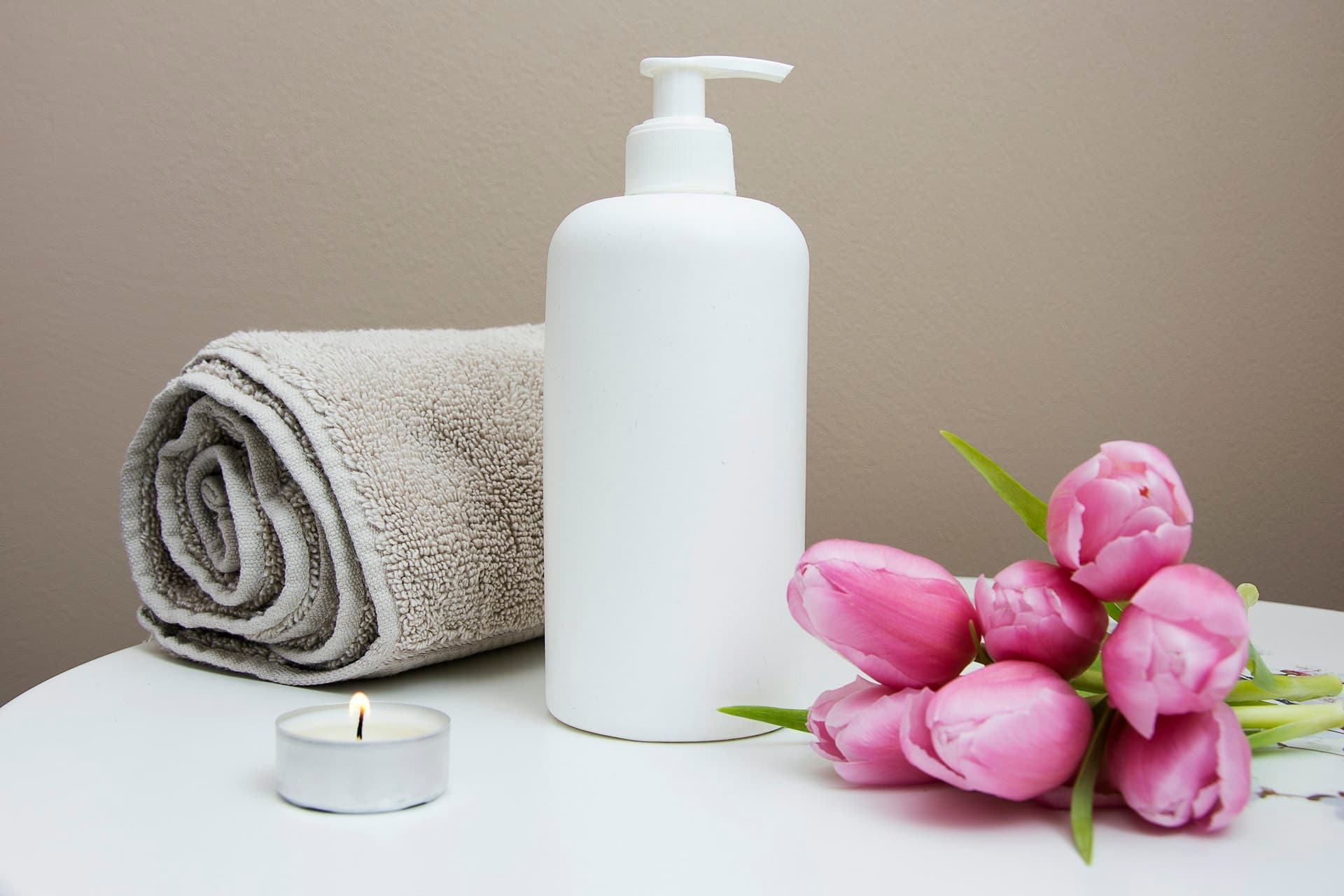 Wellness zona s modularnim podom uz bazen
